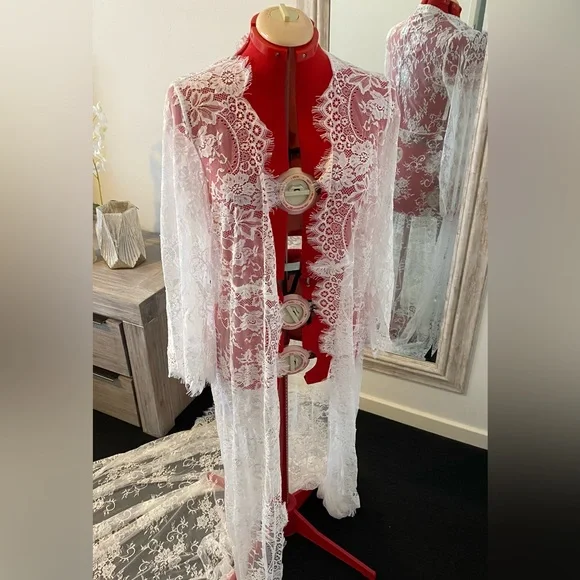 Size 12 ANASTASIA BRIDAL LACE ROBE WITH LONG TRAIN - NEVER WORN - Picture 10 of 17